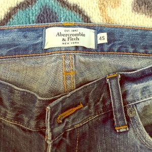 Abercrombie Jeans. Excellent. 4 short